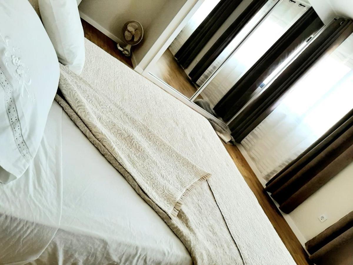 Apartment With Pool In منديلو المظهر الخارجي الصورة